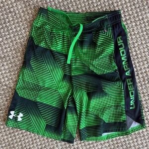 Under Armour Men's Green and Black Geometric Shorts